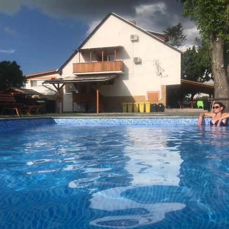 Apartament Famvarga Apartmanhaz Balatonfenyves Zewnętrze zdjęcie