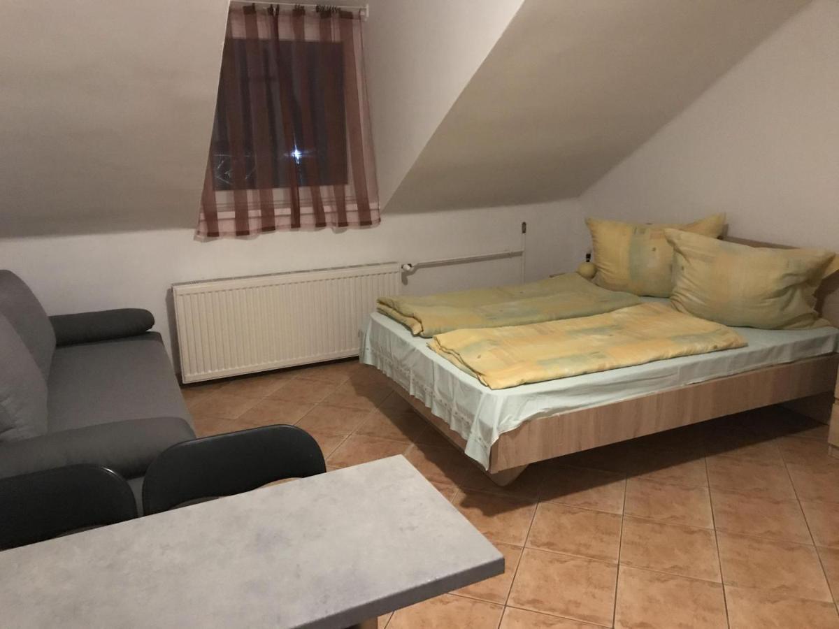 Apartament Famvarga Apartmanhaz Balatonfenyves Zewnętrze zdjęcie