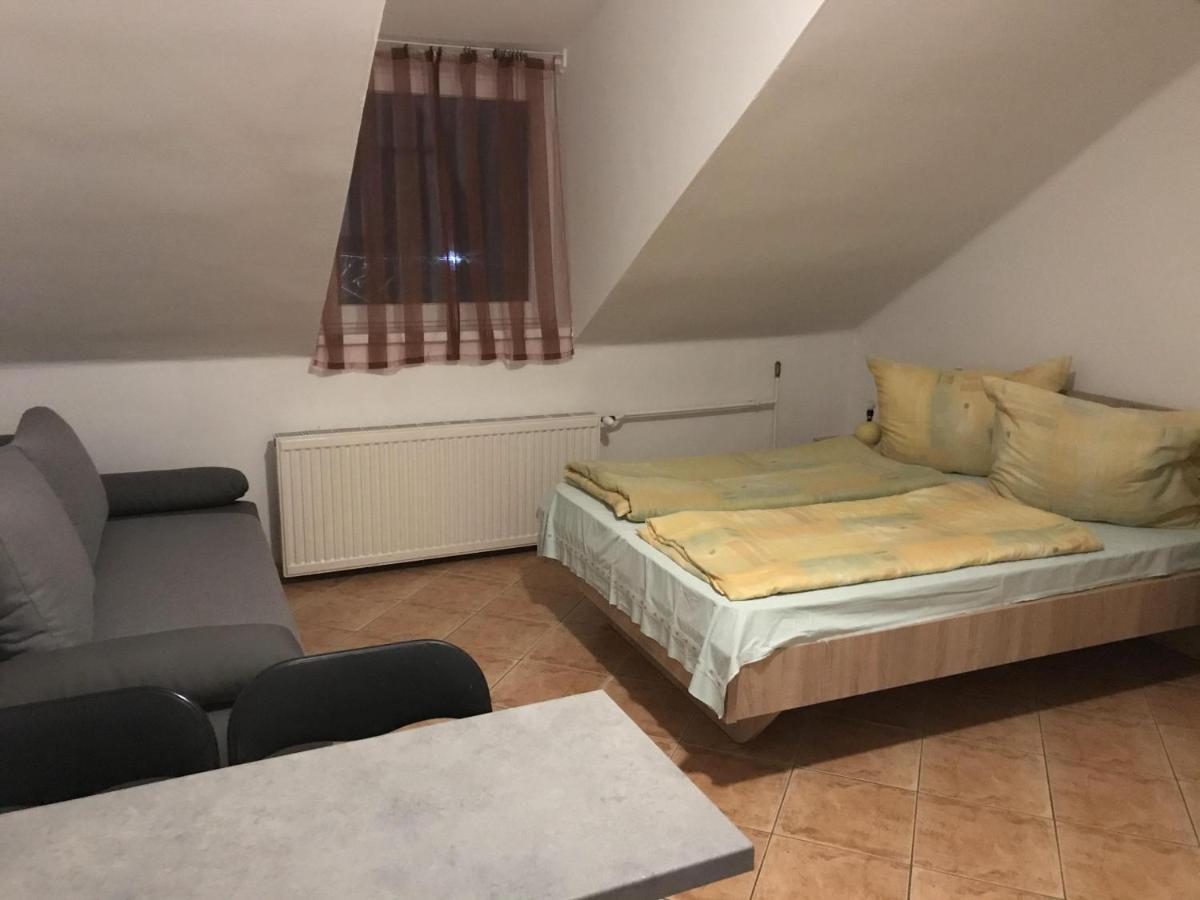 Apartament Famvarga Apartmanhaz Balatonfenyves Zewnętrze zdjęcie