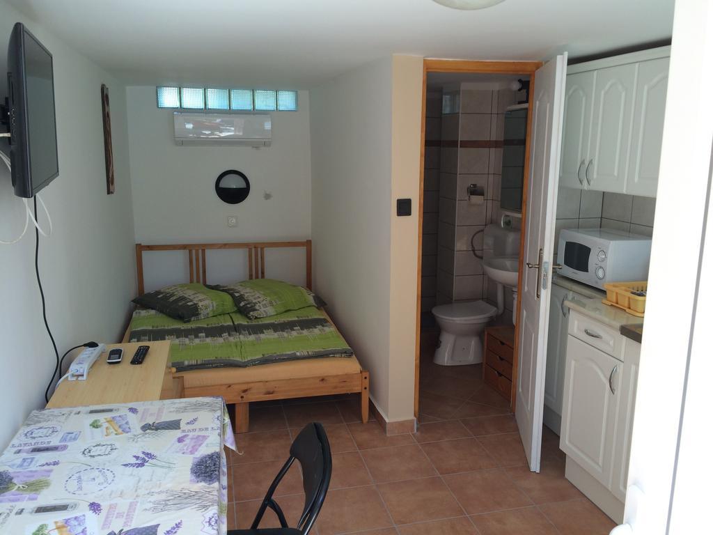 Apartament Famvarga Apartmanhaz Balatonfenyves Zewnętrze zdjęcie