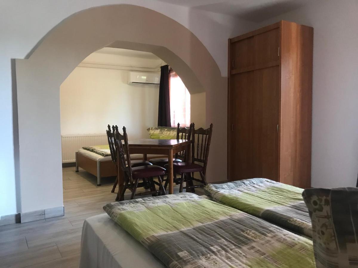 Apartament Famvarga Apartmanhaz Balatonfenyves Zewnętrze zdjęcie