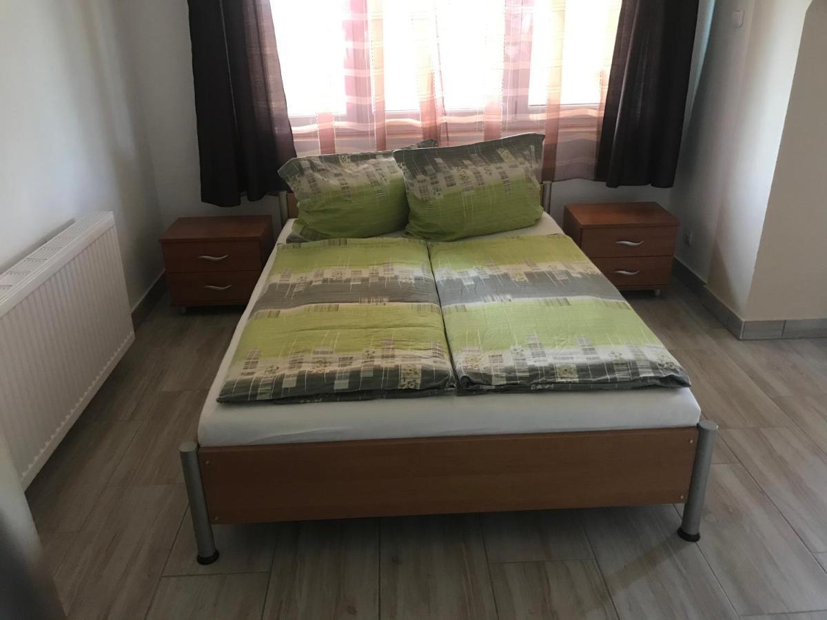 Apartament Famvarga Apartmanhaz Balatonfenyves Zewnętrze zdjęcie