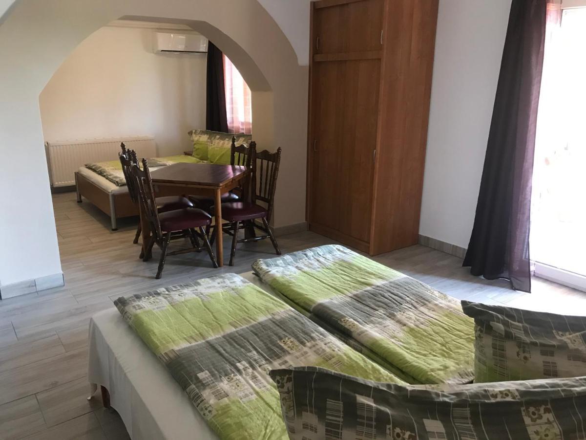 Apartament Famvarga Apartmanhaz Balatonfenyves Zewnętrze zdjęcie