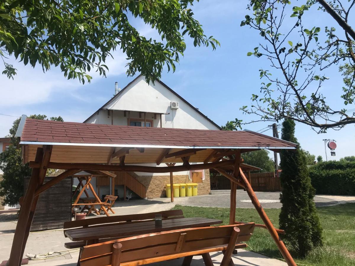 Apartament Famvarga Apartmanhaz Balatonfenyves Zewnętrze zdjęcie